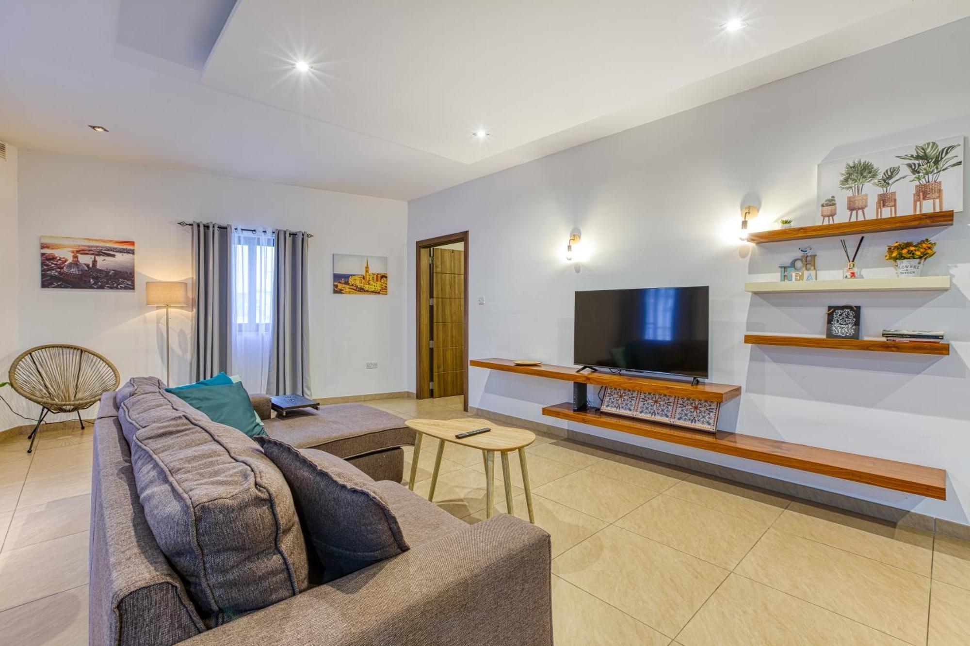 Bright,stylish 2bedroom In Village Centre Калкара