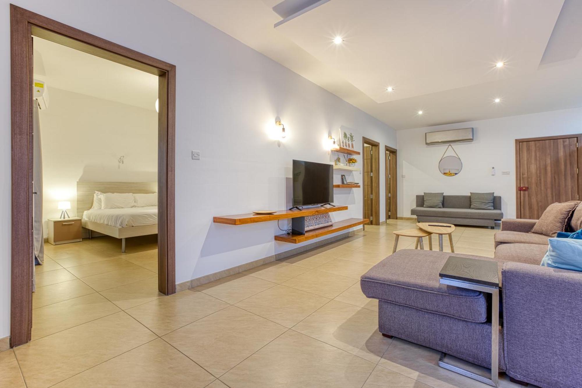 Апартаменты Bright,stylish 2bedroom In Village Centre *