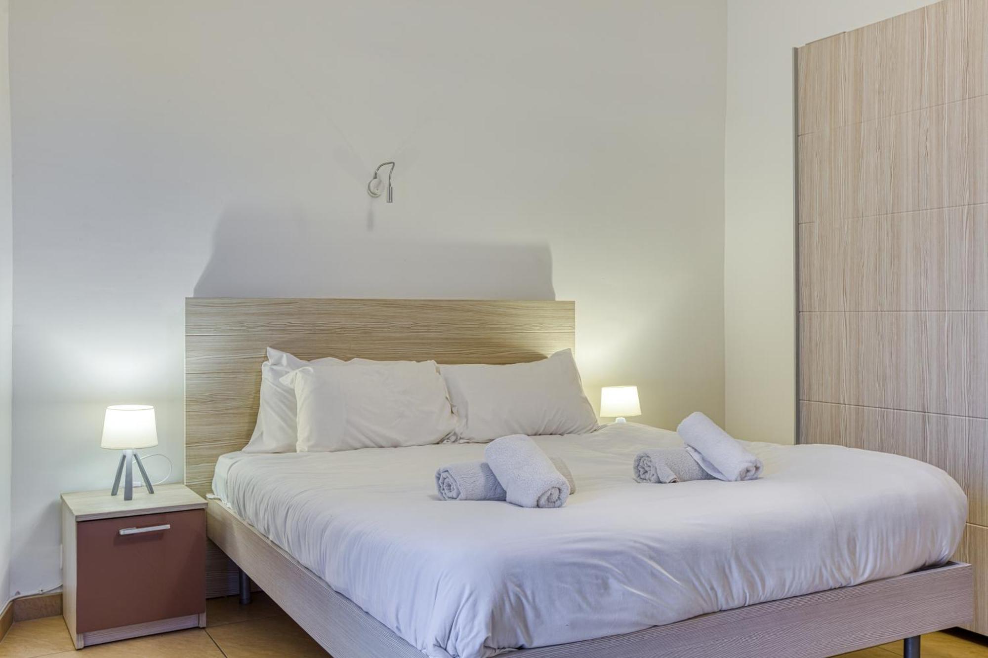 Апартаменты Bright,stylish 2bedroom In Village Centre *